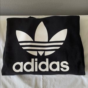 Adidas Crewneck Sweatshirt with pockets